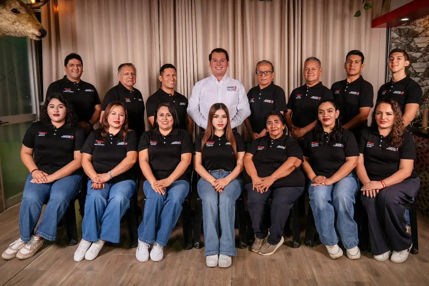 Gino Blanco y su equipo
